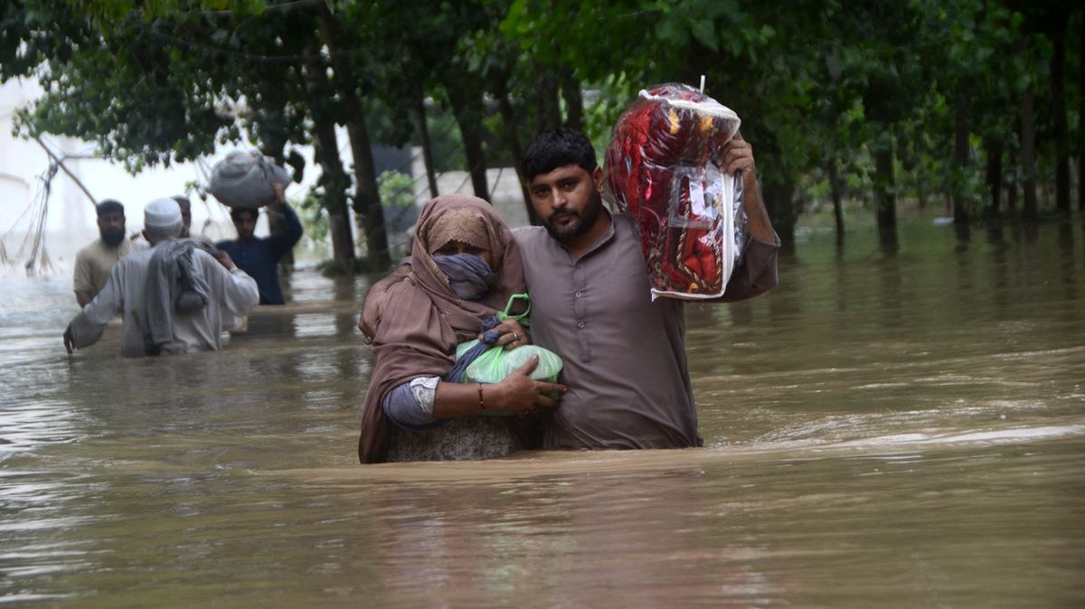 Povodně v Pákistánu zabily přes tisíc lidí